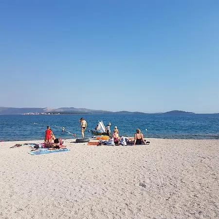 Jola * Brodarica (Sibenik-Knin)